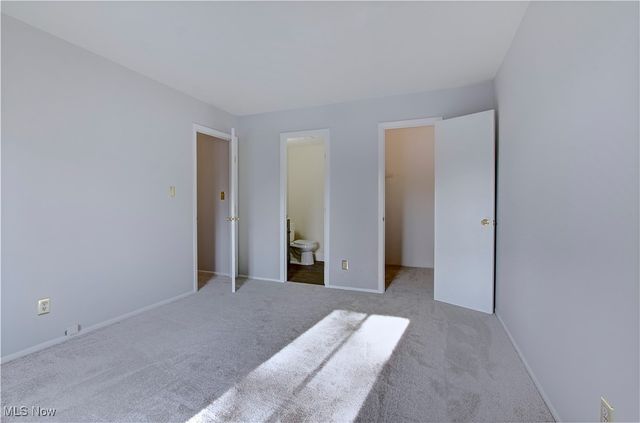 3675 Clague Road 216, North Olmsted, OH 44070