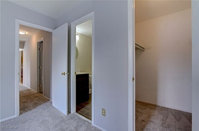 3675 Clague Road 216, North Olmsted, OH 44070