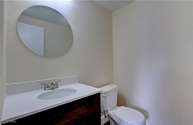 3675 Clague Road 216, North Olmsted, OH 44070