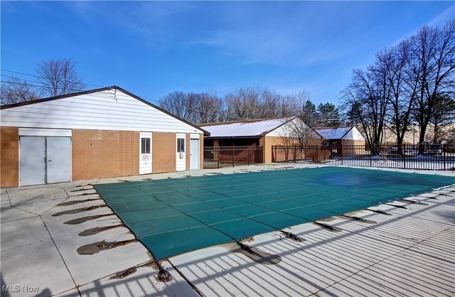 3675 Clague Road 216, North Olmsted, OH 44070