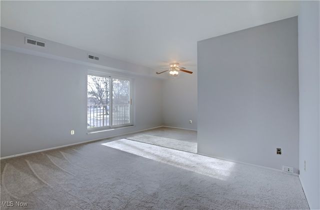 3675 Clague Road 216, North Olmsted, OH 44070