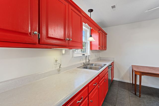 13515 Versailles Rd, Rockvale, TN 37153