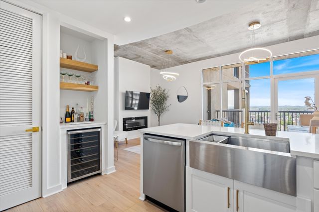 1510 Demonbreun St Apt 807, Nashville, TN 37203