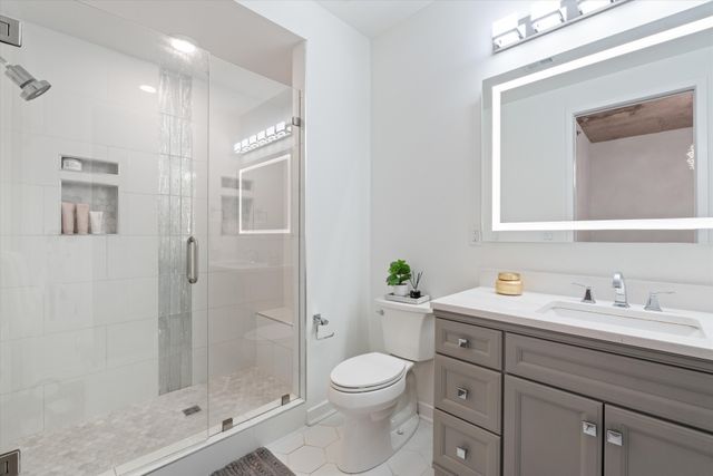 1510 Demonbreun St Apt 807, Nashville, TN 37203