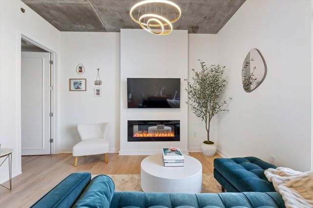 1510 Demonbreun St Apt 807, Nashville, TN 37203