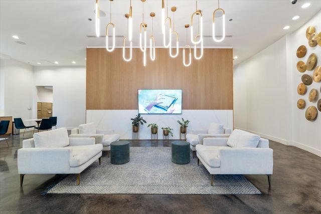 1510 Demonbreun St Apt 807, Nashville, TN 37203