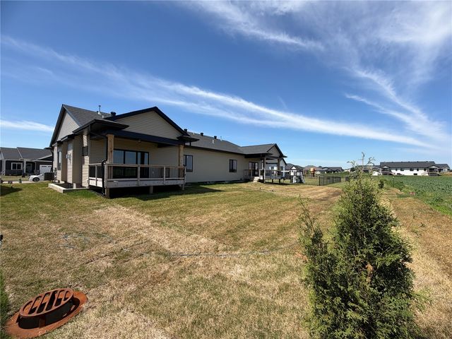 1212 Berkshire Lane, North Liberty, IA 52317