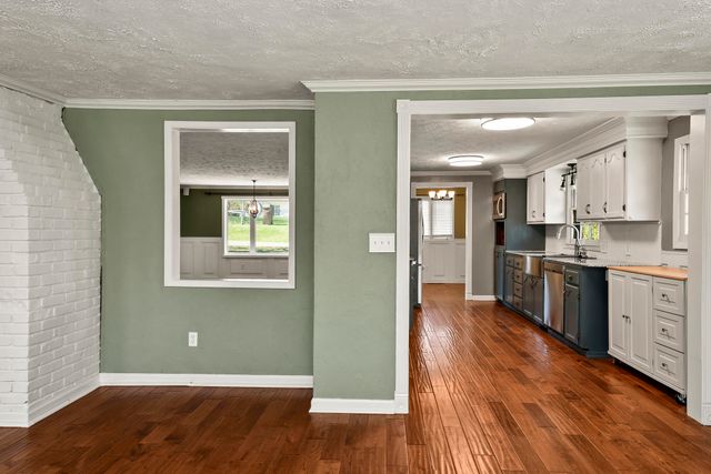 850 S Mumford Drive, Springfield, MO 65809