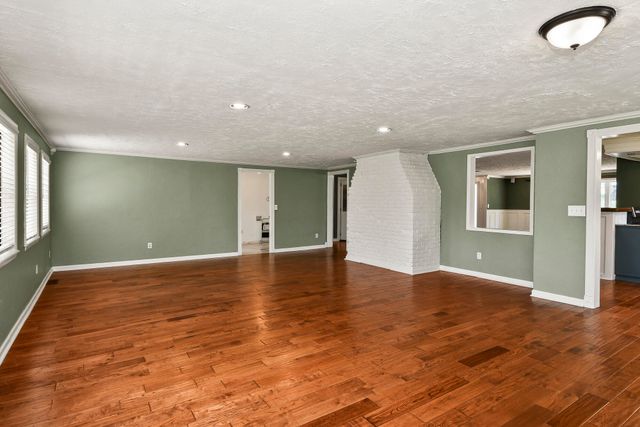 850 S Mumford Drive, Springfield, MO 65809