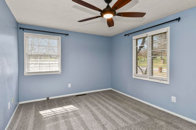 850 S Mumford Drive, Springfield, MO 65809