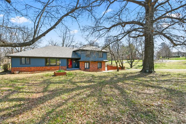 850 S Mumford Drive, Springfield, MO 65809