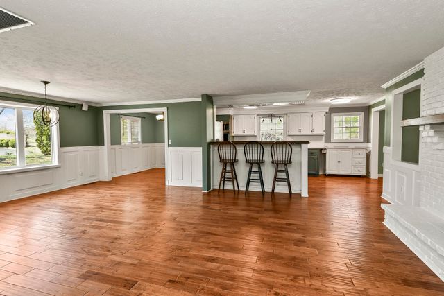 850 S Mumford Drive, Springfield, MO 65809