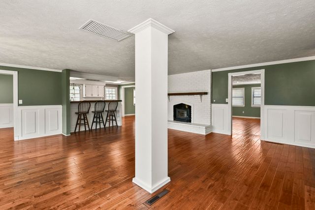 850 S Mumford Drive, Springfield, MO 65809