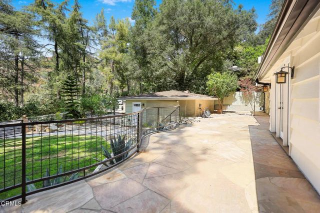 5220 Palm Drive, La Canada Flintridge, CA 91011