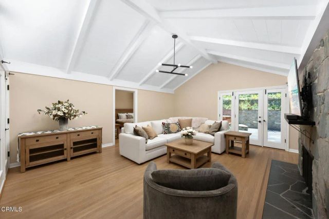 5220 Palm Drive, La Canada Flintridge, CA 91011