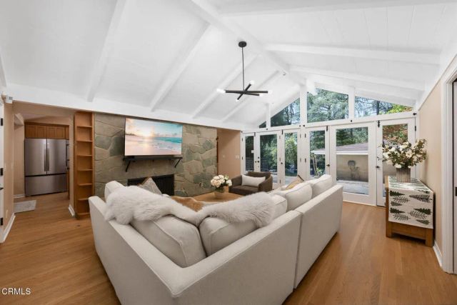 5220 Palm Drive, La Canada Flintridge, CA 91011