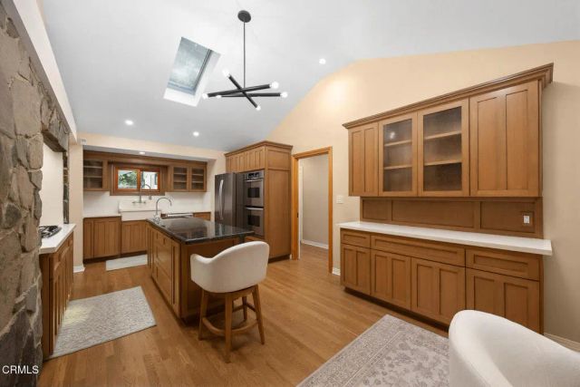 5220 Palm Drive, La Canada Flintridge, CA 91011