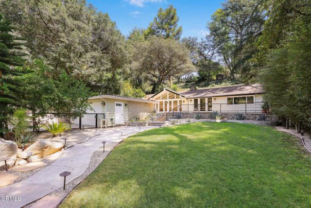5220 Palm Drive, La Canada Flintridge, CA 91011