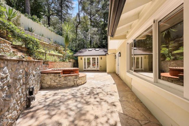 5220 Palm Drive, La Canada Flintridge, CA 91011