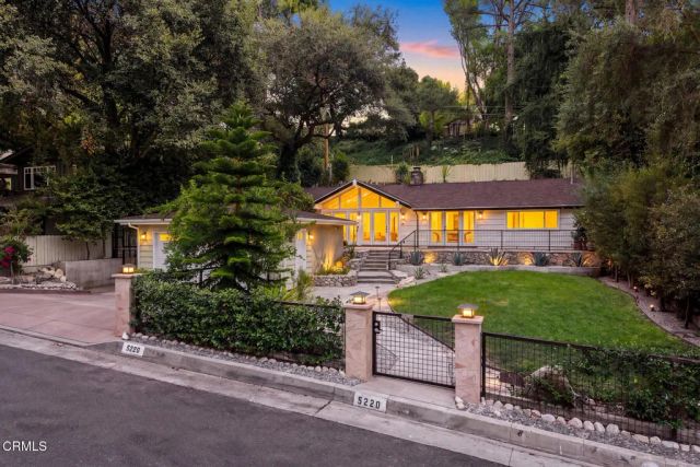5220 Palm Drive, La Canada Flintridge, CA 91011