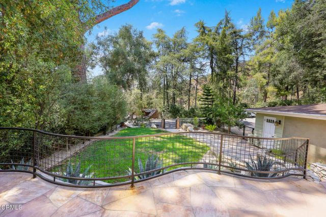 5220 Palm Drive, La Canada Flintridge, CA 91011