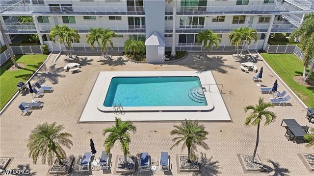 1100 8th AVE S 210B, Naples, FL 34102