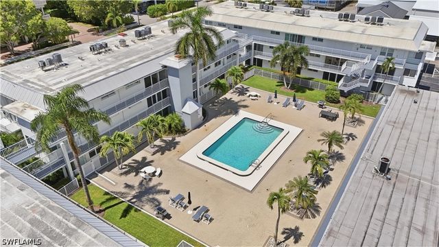 1100 8th AVE S 210B, Naples, FL 34102