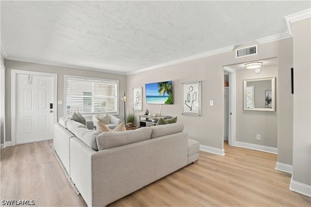 1100 8th AVE S 210B, Naples, FL 34102