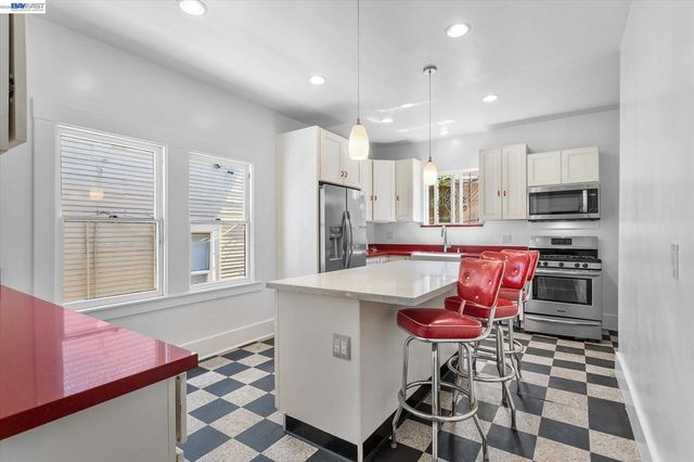 3246 MLK Jr. Way, Oakland, CA 94609