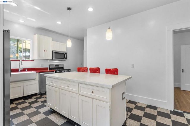 3246 MLK Jr. Way, Oakland, CA 94609