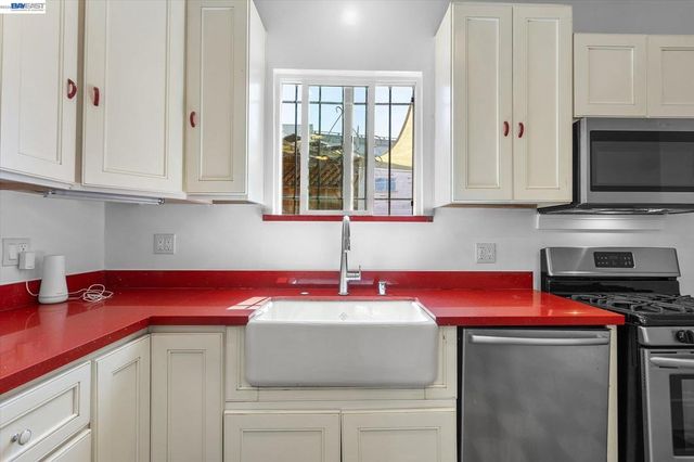 3246 MLK Jr. Way, Oakland, CA 94609