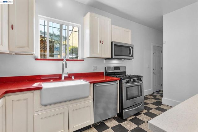 3246 MLK Jr. Way, Oakland, CA 94609