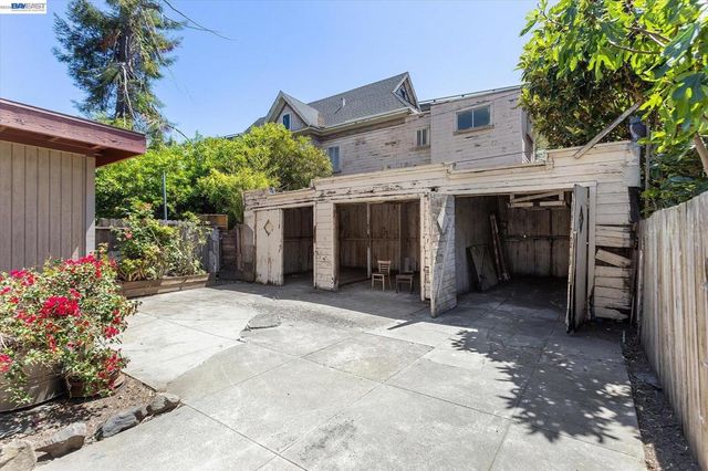 3246 MLK Jr. Way, Oakland, CA 94609