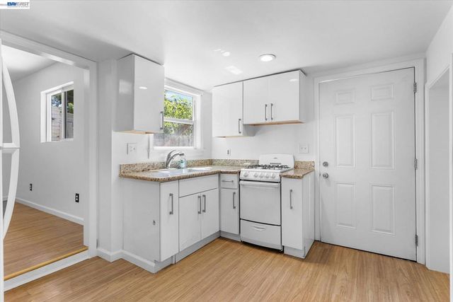 3246 MLK Jr. Way, Oakland, CA 94609