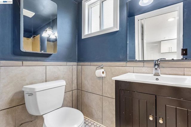 3246 MLK Jr. Way, Oakland, CA 94609