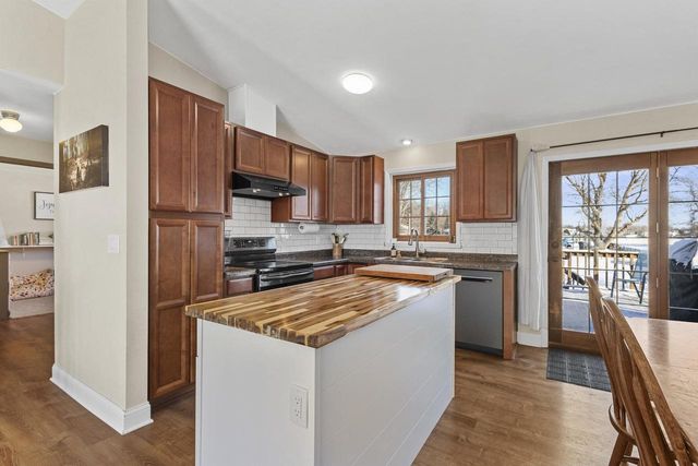 1259 BARTLEIN COURT, Menasha, WI 54952