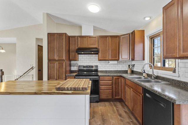 1259 BARTLEIN COURT, Menasha, WI 54952