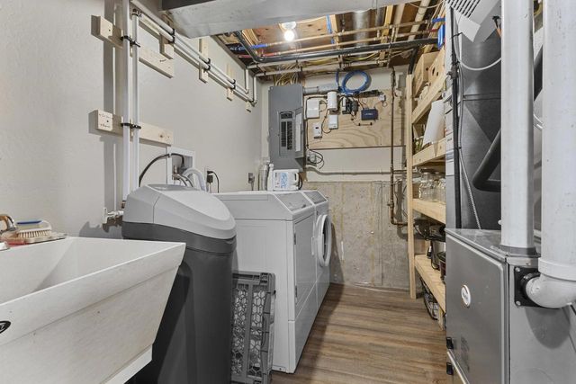 1259 BARTLEIN COURT, Menasha, WI 54952