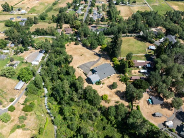 1756 Southgate Way, Grants Pass, OR 97527