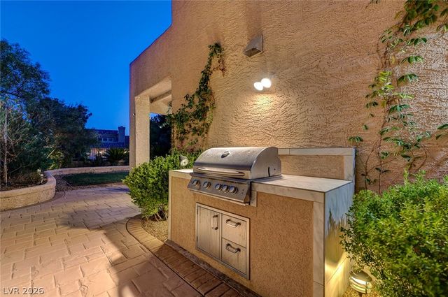 7995 Rio Rico Drive, Las Vegas, NV 89113