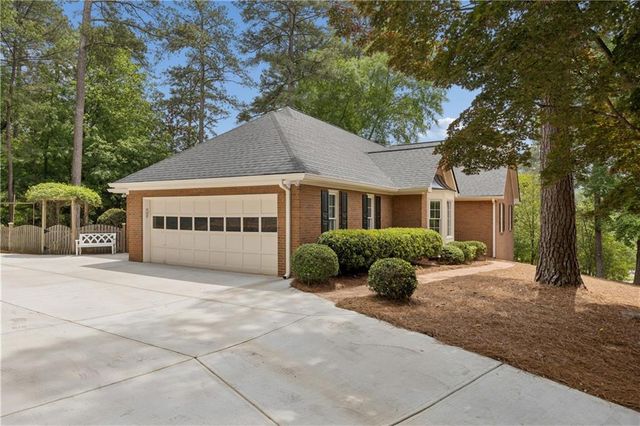 8830 Willowbrae Lane, Roswell, GA 30076
