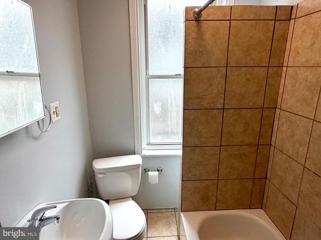 2520 N SARTAIN ST, Philadelphia, PA 19133