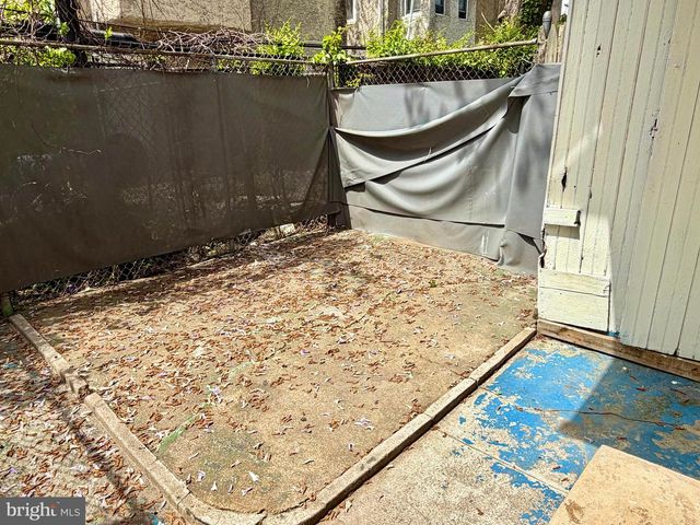 2520 N SARTAIN ST, Philadelphia, PA 19133