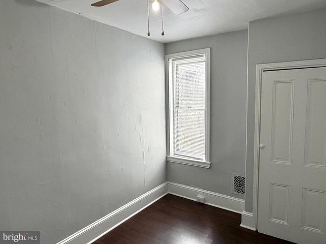 2520 N SARTAIN ST, Philadelphia, PA 19133
