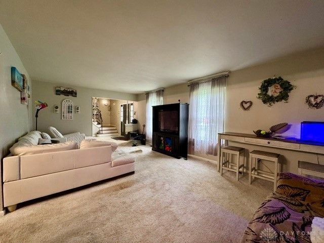 5513 Florrel Crest Lane, Dayton, OH 45415