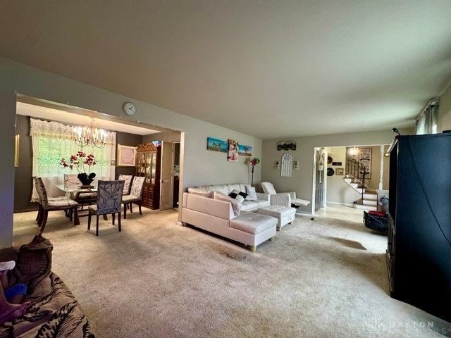 5513 Florrel Crest Lane, Dayton, OH 45415