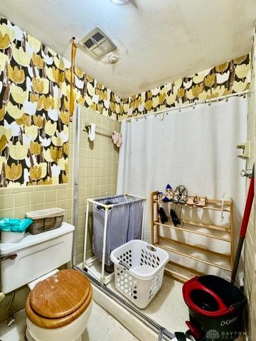 5513 Florrel Crest Lane, Dayton, OH 45415