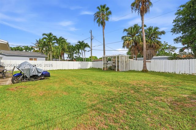 10235 Pan American Dr, Cutler Bay, FL 33189