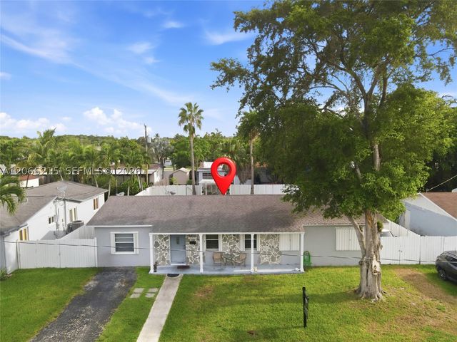 10235 Pan American Dr, Cutler Bay, FL 33189
