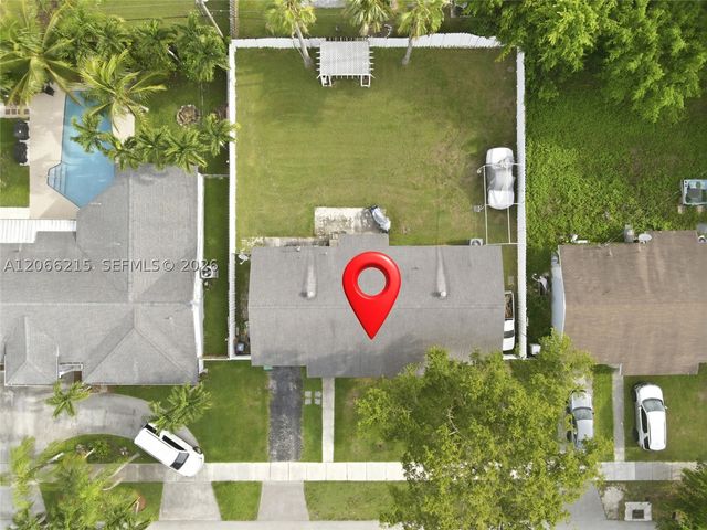 10235 Pan American Dr, Cutler Bay, FL 33189